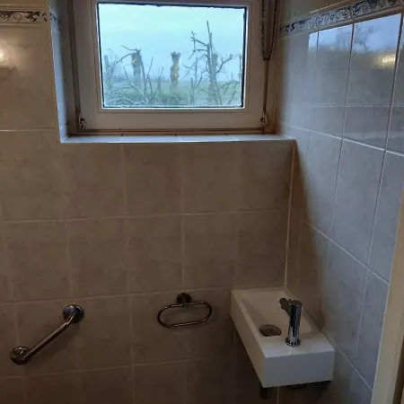 Lovely Holiday Home With Garden In Zuienkerke *